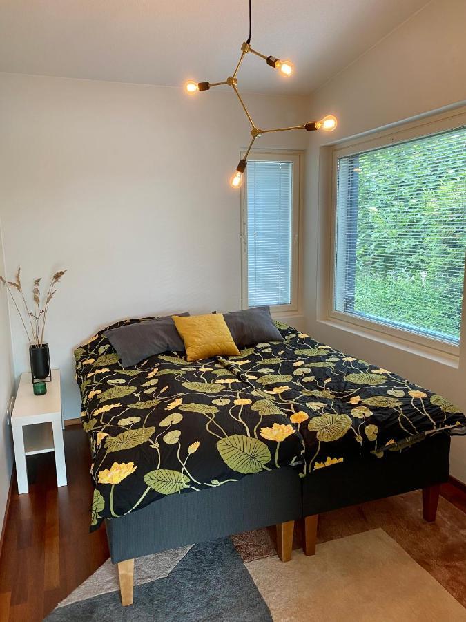 Villa Seafront Villa With Sauna And Jacuzzi *
